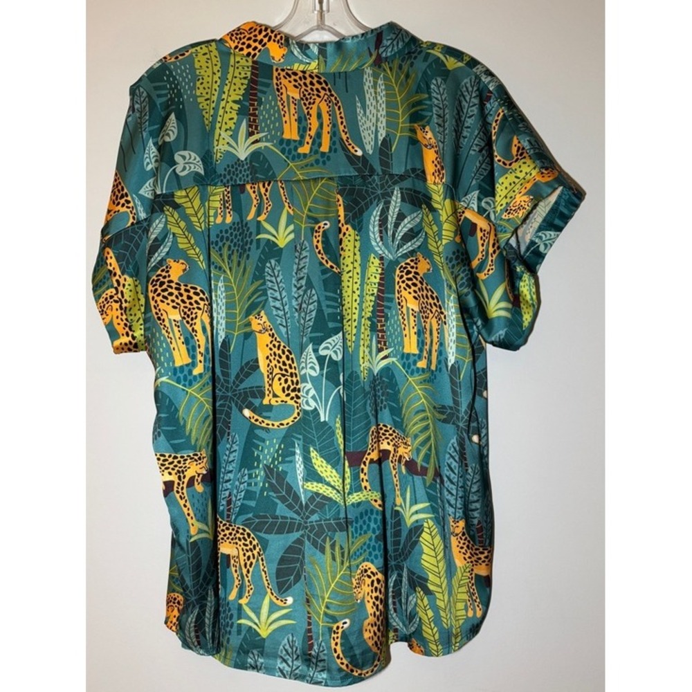Entro Blouse Womens Large Teal Leopard Jungle Print Satin V-Neck Short Sleeve - Picture 7 of 9